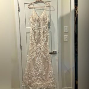 NWT Oleg Cassini STYLE# CWG904- Size 6